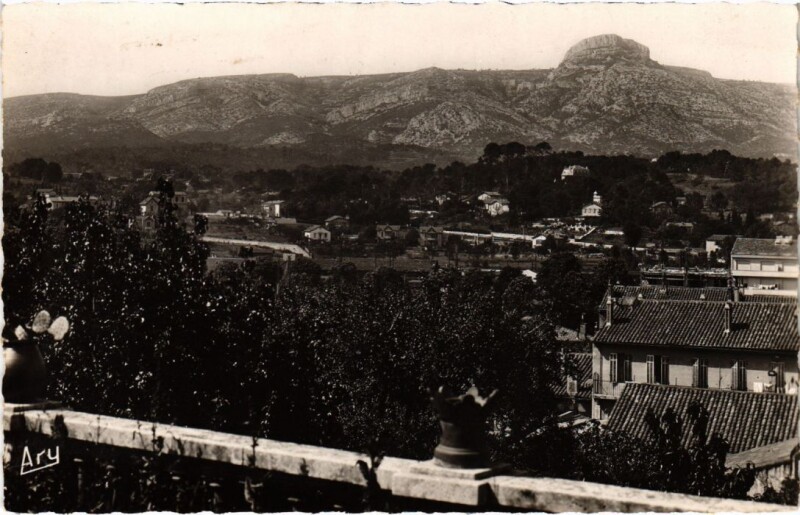 Carte postale ancienne Aubagne Panorama vers Garlaban à Aubagne