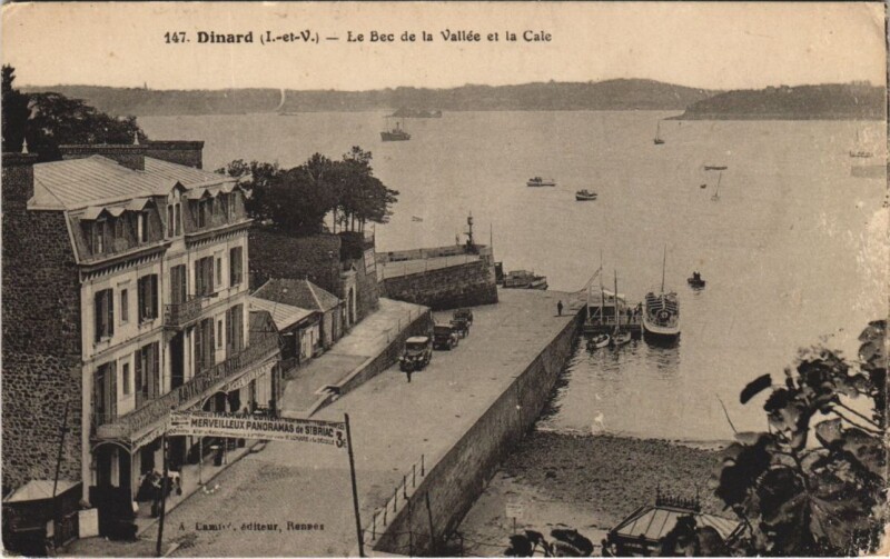 Carte postale ancienne Dinard Le Bec de la Vallee et la Cale à Dinard