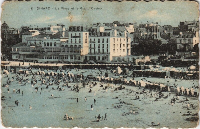 Carte postale ancienne Dinard La Plage et le Grand Casino à Dinard