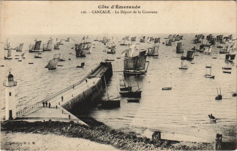 Carte postale ancienne Cancale Le Depart de la Caravane à Cancale