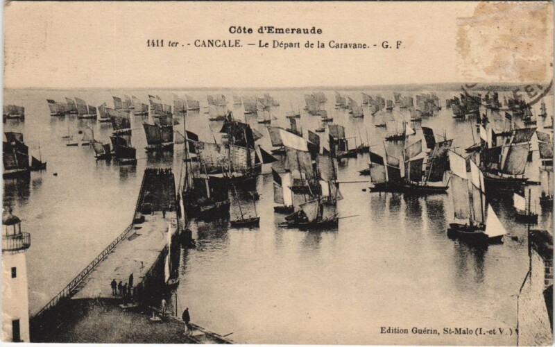 Carte postale ancienne Cancale Depart de la Caravane à Cancale