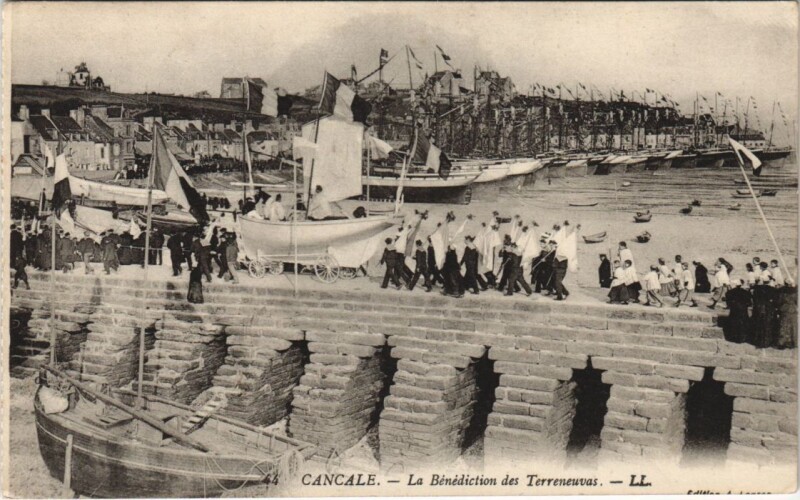 Carte postale ancienne Cancale Benediction des Terreneuvas à Cancale