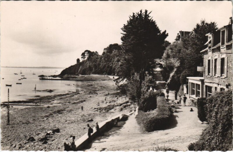 Carte postale ancienne Cancale Abri des Flots à Cancale