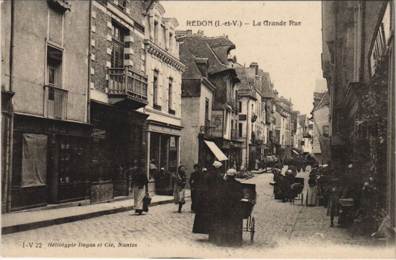 Carte postale ancienne Redon Grande Rue à Redon