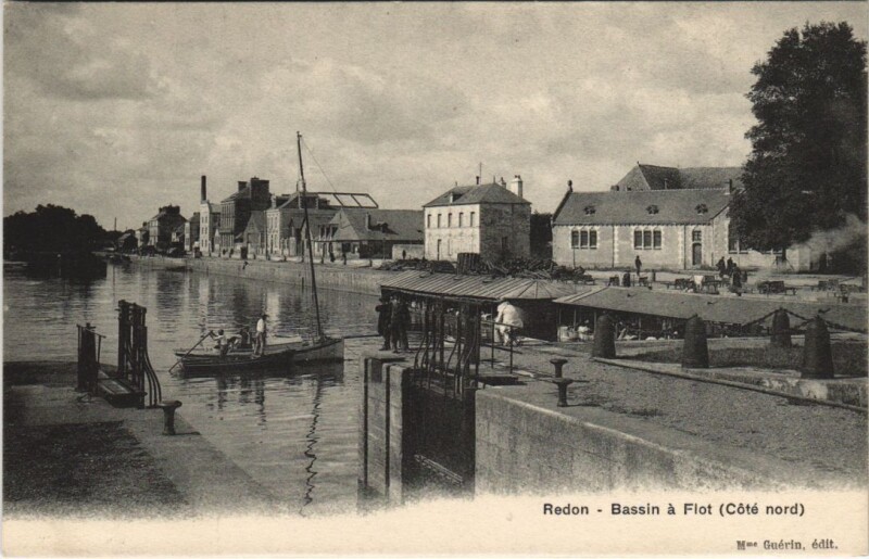 Carte postale ancienne Redon Bassin a flot à Redon