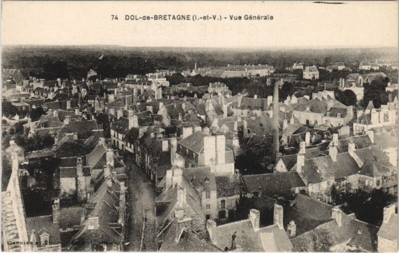 Carte postale ancienne Dol de Bretagne vue generale à Dol-de-Bretagne