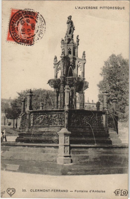 Carte postale ancienne Clermont Ferrand Fontaine d'Amboise à Clermont-Ferrand
