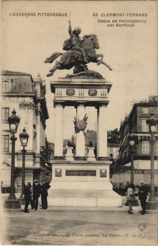 Carte postale ancienne Clermont Ferrand Statue de Vercingetorix à Clermont-Ferrand