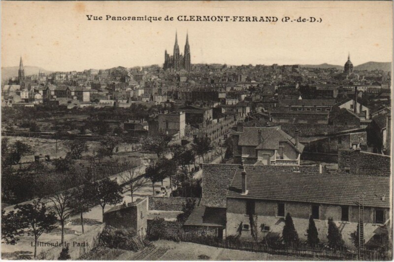 Carte postale ancienne Clermont Ferrand vue panoramique à Clermont-Ferrand