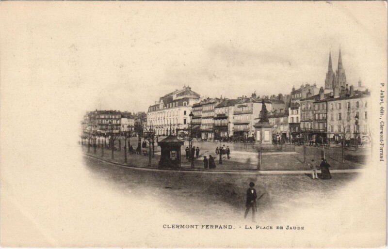 Carte postale ancienne Clermont Ferrand Place de Jaude à Clermont-Ferrand