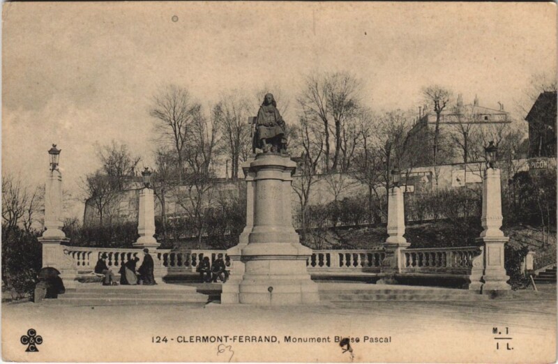 Carte postale ancienne Clermont Ferrand Monument Blaise Pascal à Clermont-Ferrand
