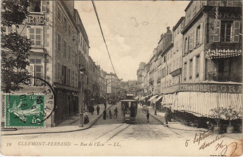 Carte postale ancienne Clermont Ferrand Rue de l'Ecu à Clermont-Ferrand