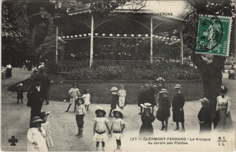 Carte postale ancienne Clermont Ferrand Kiosque du Jardin des Plantes à Clermont-Ferrand