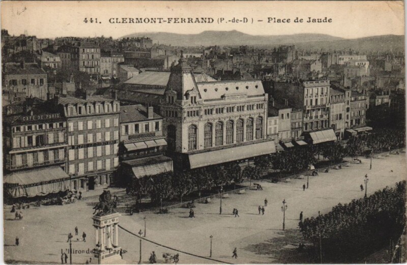 Carte postale ancienne Clermont Ferrand Place de Jaude à Clermont-Ferrand