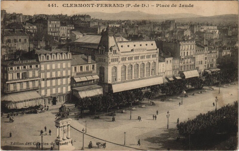 Carte postale ancienne Clermont Ferrand Place de Jaude à Clermont-Ferrand