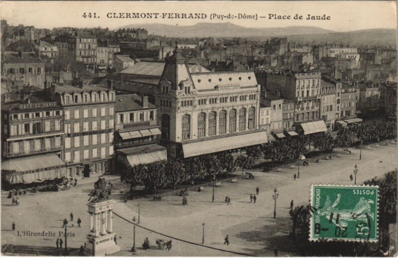 Carte postale ancienne Clermont Ferrand Place de Jaude à Clermont-Ferrand