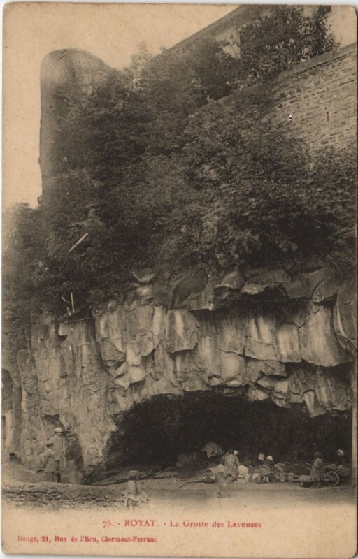 Carte postale ancienne Royat Grotte des Laveuses à Royat
