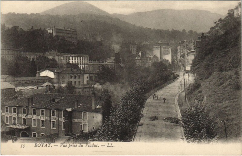Carte postale ancienne Royat vue prise du Viaduc à Royat
