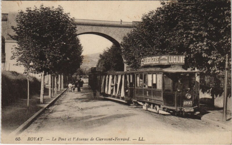 Carte postale ancienne Royat Pont et Avenue de Clermont Ferrand à Clermont-Ferrand