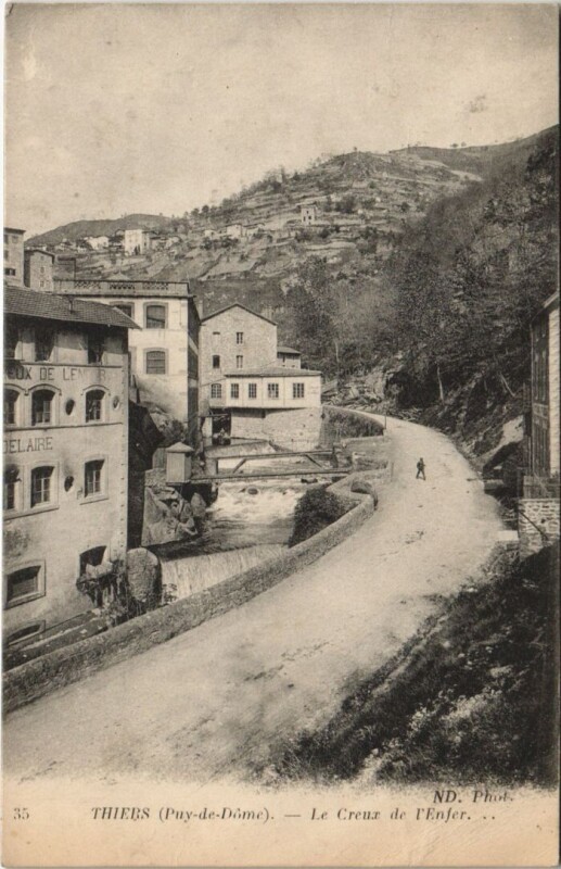 Carte postale ancienne Thiers Le Creux de l'Enfer à Thiers