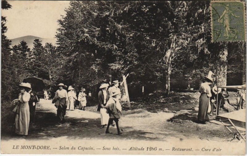 Carte postale ancienne Le Mont Dore Salon du Capucin à Mont-Dore