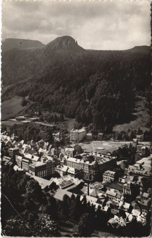 Carte postale ancienne Le Mont Dore Centre thermal à Mont-Dore