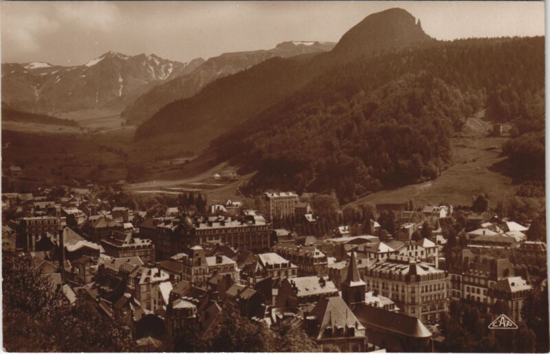 Carte postale ancienne Le Mont Dore vue generale à Mont-Dore