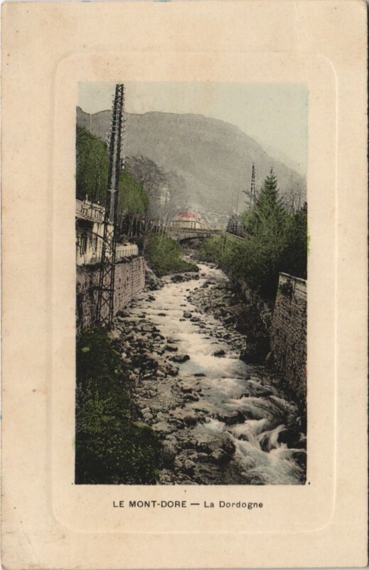 Carte postale ancienne Le Mont Dore La Dordogne , Grand Escalier à Mont-Dore