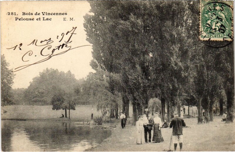 Carte postale ancienne Vincennes Pelouse et Lac France à Vincennes