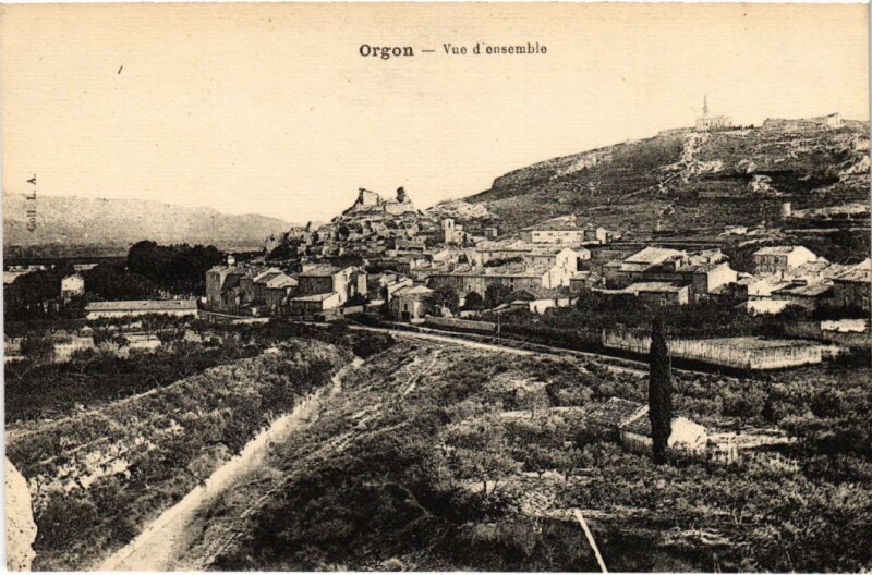 Carte postale ancienne Orgon Vue d'Ensemble à Orgon