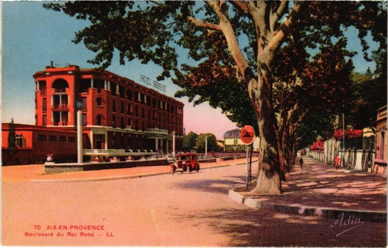 Carte postale ancienne Aix-en-Provence Boulevard du Roi Rene à Aix-en-Provence