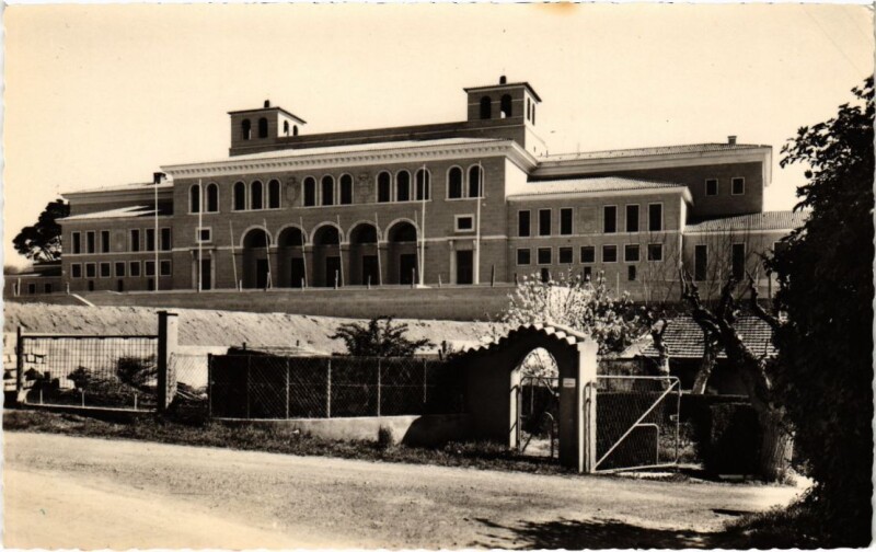 Carte postale ancienne Aix-en-Provence La Faculte à Aix-en-Provence