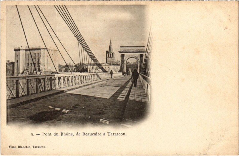 Carte postale ancienne Tarascon Beaucaire - Pont du Rhone à Tarascon