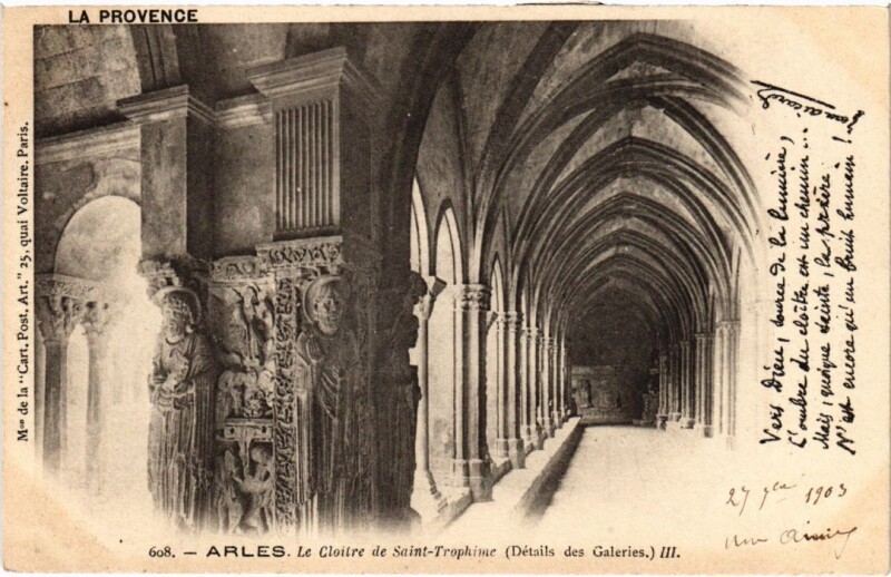 Carte postale ancienne Arles Le Cloitre de Saint-Trophime à Arles