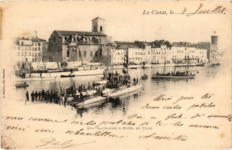 Carte postale ancienne La Ciotat Quai Ganteaume et Hotel de Ville à La Ciotat