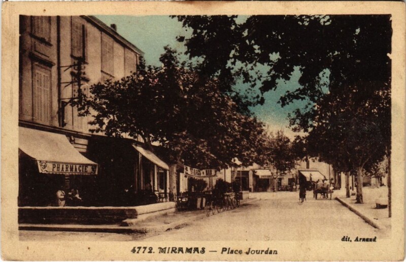 Carte postale ancienne Miramas Place Jourdan à Miramas