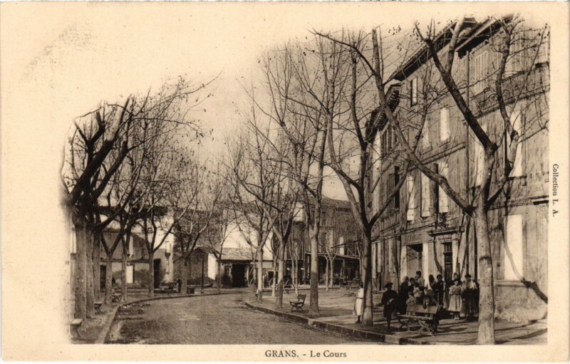 Carte postale ancienne Grans Le Cours à Grans