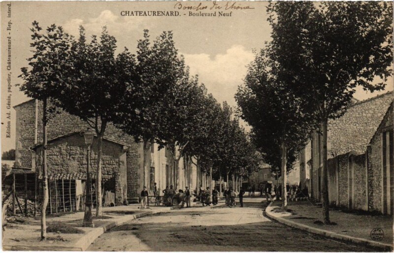 Carte postale ancienne Chateaurenard-de-Provence Boulevard Neuf
