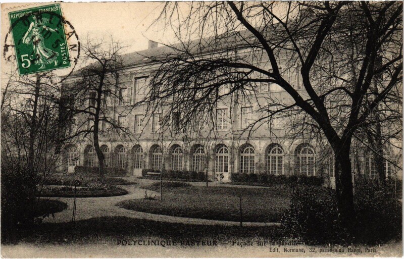 Carte postale ancienne Polyclinique Pasteur - Façade sur le jardin à Paris 15e