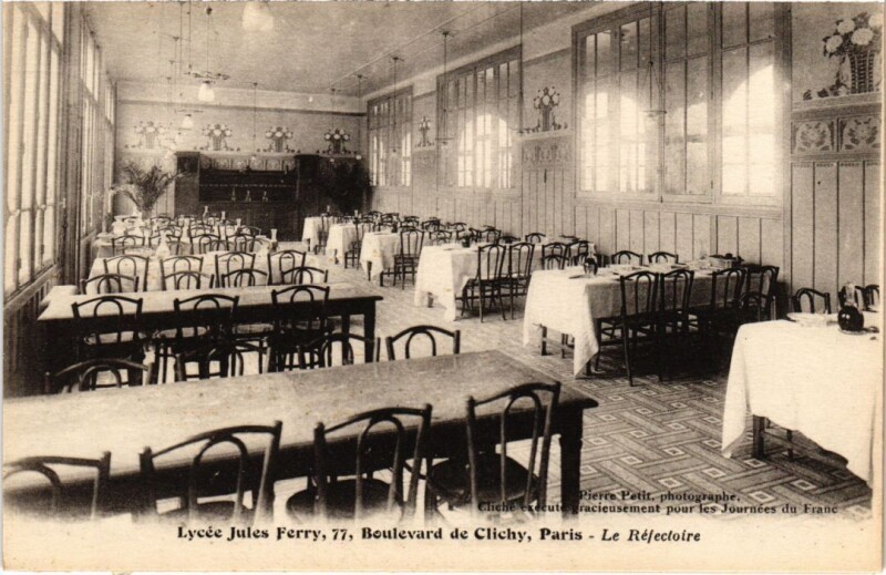 Carte postale ancienne Paris 9e 77, Bd de Clichy Lycee Jules Ferry à Paris 9e