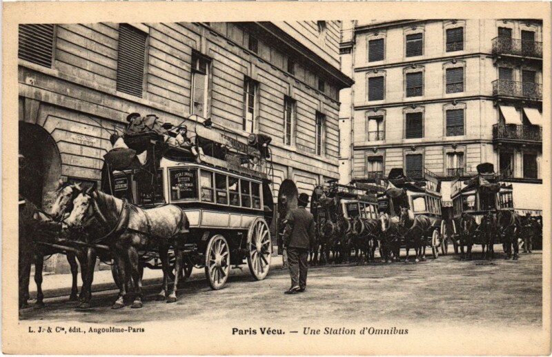 Carte postale ancienne Paris Vecu. Station d'Omnibus