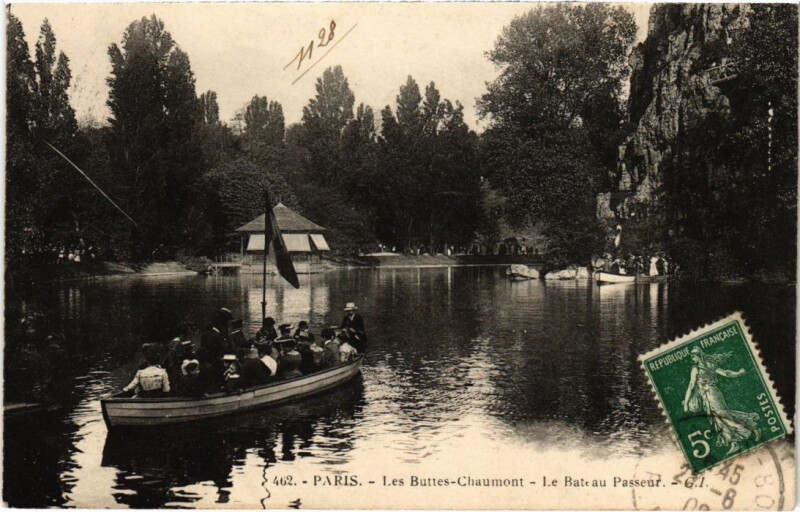 Carte postale ancienne Les Buttes-Chaumont - Le Bateau Passeur à Paris 19e