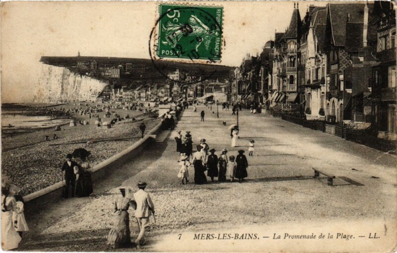 Carte postale ancienne Mers-les-Bains La Promenade de la Plage à Mers-les-Bains