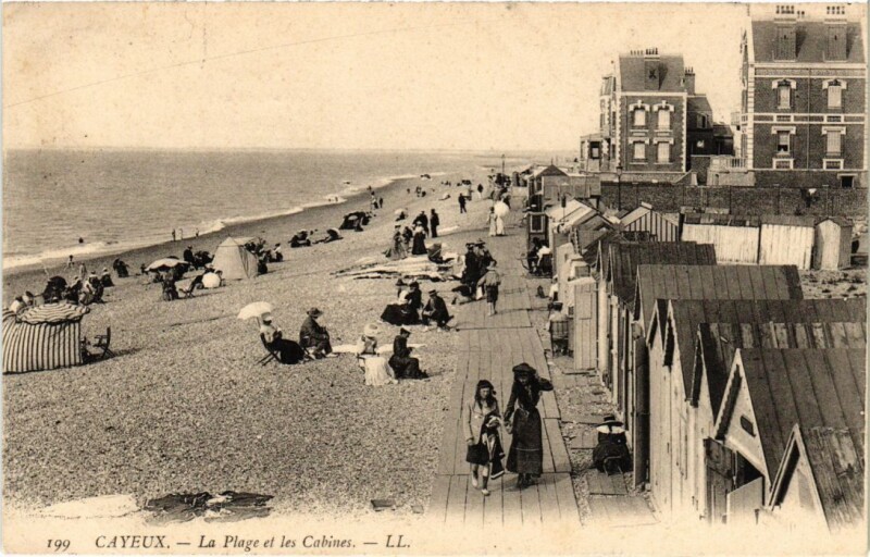 Carte postale ancienne Cayeux-sur-Mer La Plage et les Cabines à Cayeux-sur-Mer