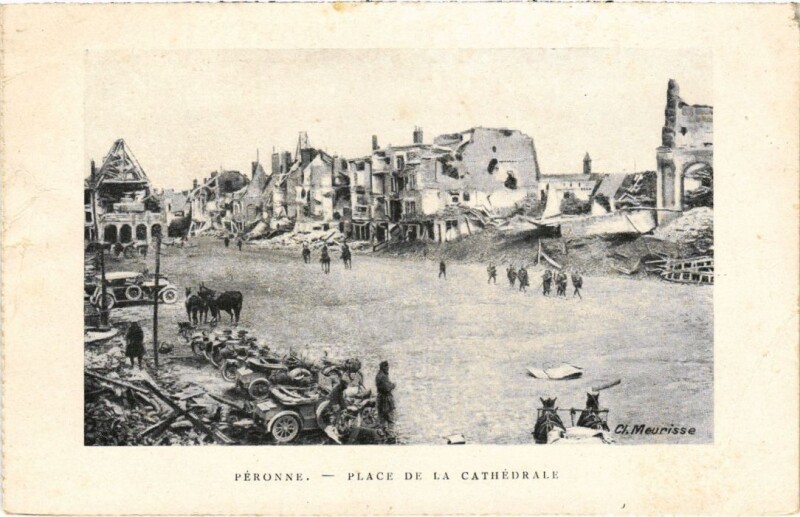 Carte postale ancienne Peronne Place de la Cathedrale - Ruines
