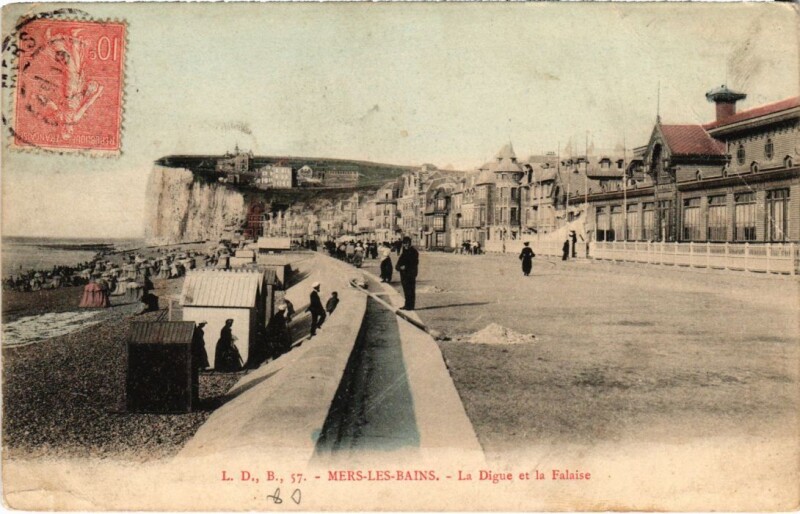 Carte postale ancienne Mers-les-Bains La Digue et la Falaise à Mers-les-Bains