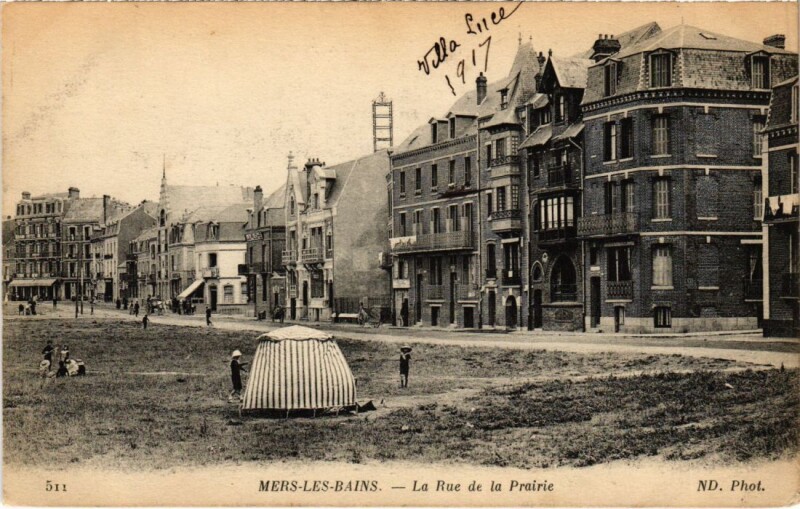 Carte postale ancienne Mers-les-Bains La Rue de la Prairie à Mers-les-Bains