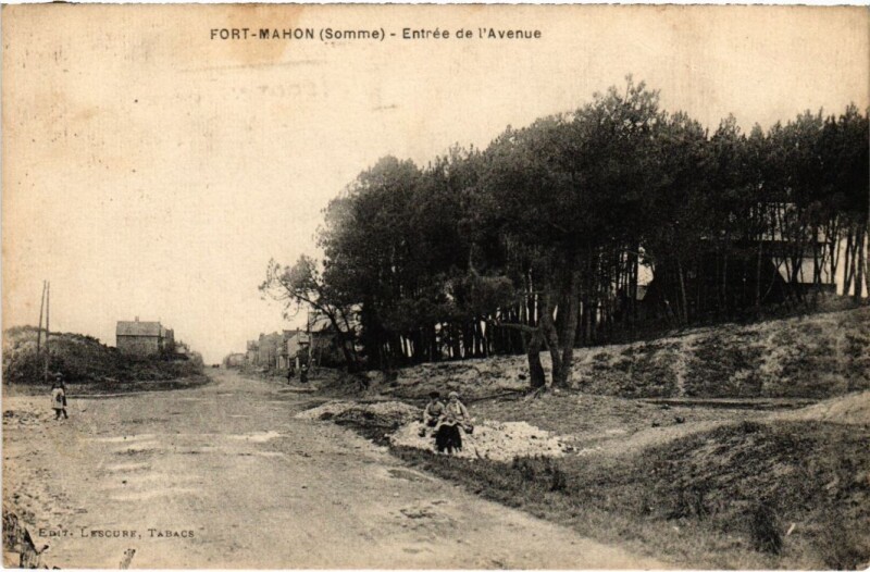 Carte postale ancienne Fort-Mahon-Plage Entree de l'Avenue à Fort-Mahon-Plage