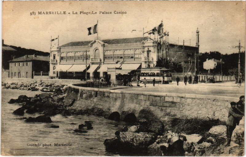 Carte postale ancienne Marseille La Plage - Le Palace Casino à Marseille