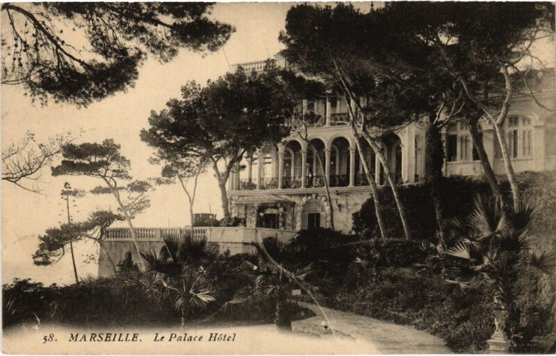 Carte postale ancienne Marseille Le Palace Hotel à Marseille